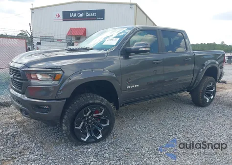 2022 Ram 1500 Laramie 4X4 5'7 Box z USA, uszkodzony, nr VIN 1C6SRFJT2NN111063